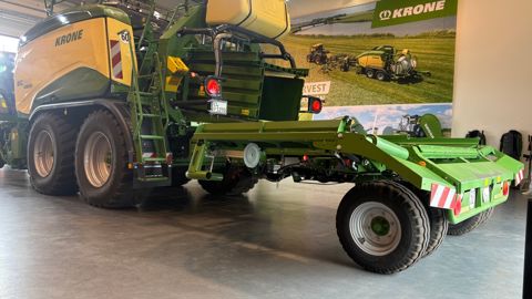 Krone combine ses technologies en une même machine dont les performances sont encore meilleures que les générations précédentes. Krone combine ses technologies en une même machine dont les performances sont encore meilleures que les générations précédentes.